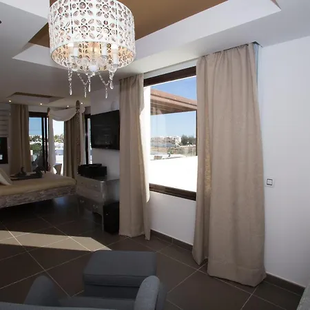 Villa Buddha ***** *